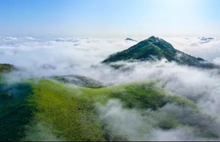 藏不住了!这片可以看海的高山草原,就在福州……